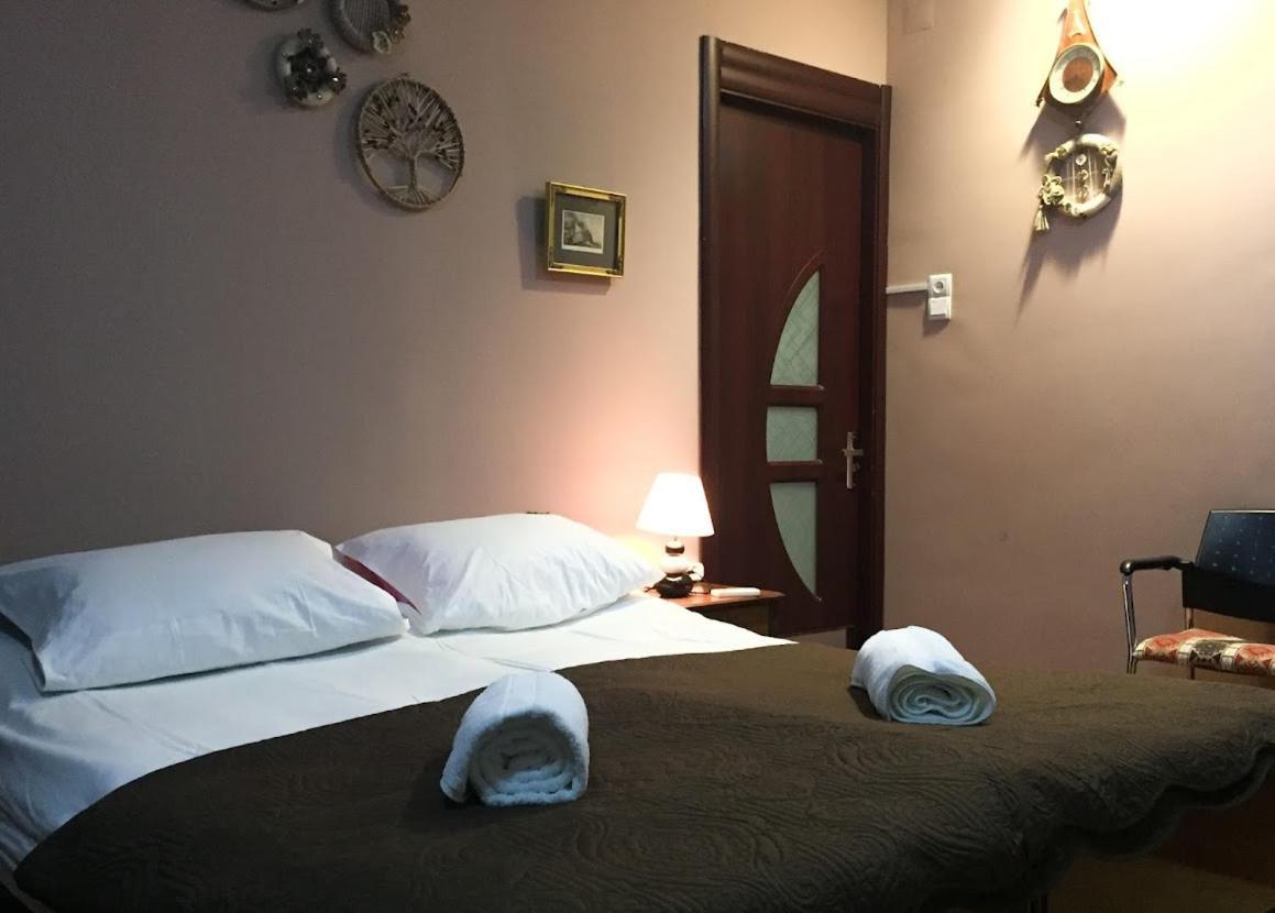The Sindh House - Indus Aroma Restaurant Tbilisi Hotell Exteriör bild