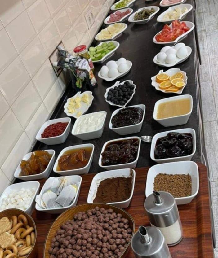 The Sindh House - Indus Aroma Restaurant Tbilisi Hotell Exteriör bild